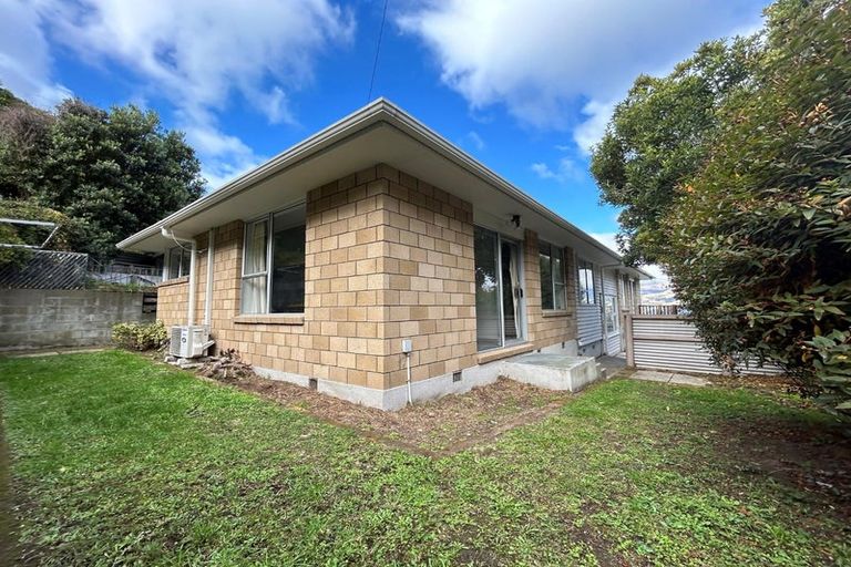 Photo of property in 46a Hawkhurst Road, Lyttelton, 8082