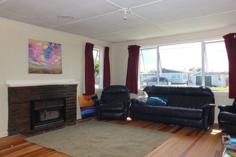 Photo of property in 11 Gladstone Street, Foxton, 4814