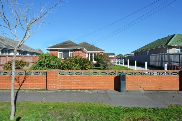 Photo of property in 14 Bournemouth Crescent, Aranui, Christchurch, 8061