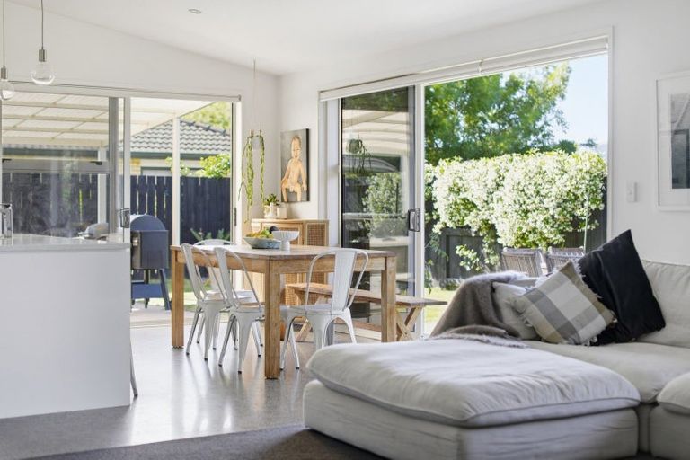 Photo of property in 42 Butterworth Crescent, Papamoa Beach, Papamoa, 3118