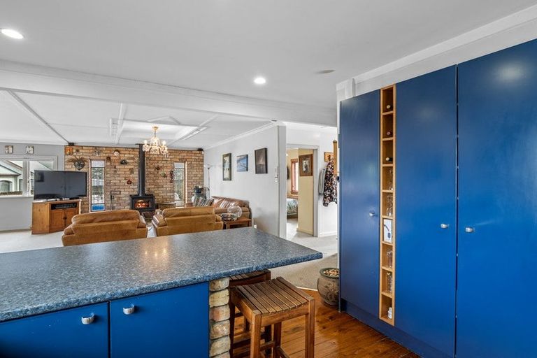 Photo of property in 1/230 East Coast Road, Forrest Hill, Auckland, 0620