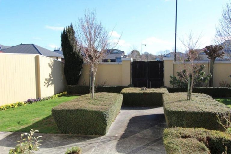 Photo of property in 15 Tullamore Place, Casebrook, Christchurch, 8051