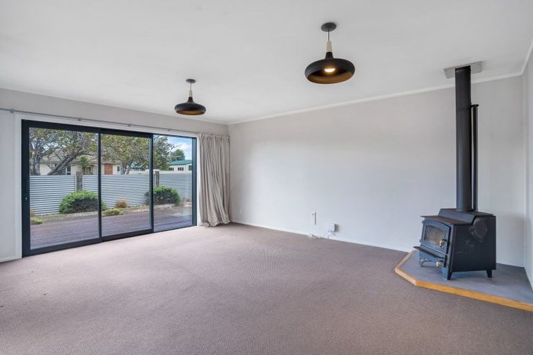 Photo of property in 19 Queen Street, Winton, 9720