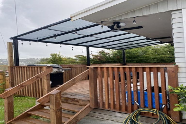 Photo of property in 1/30 Sunnyfield Crescent, Glenfield, Auckland, 0629