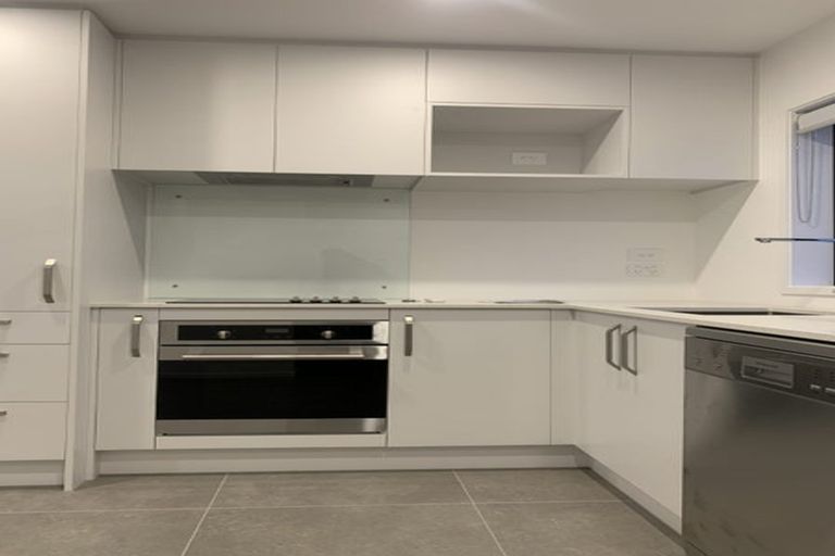 Photo of property in 4/58 Kemp Road, Massey, Auckland, 0614