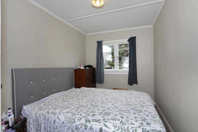 Photo of property in 18 Robert Street, Marton, 4710