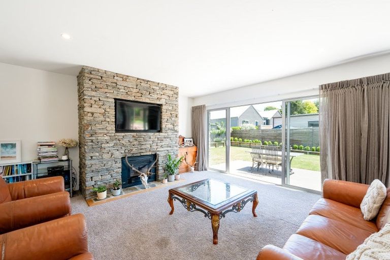 Photo of property in 7 Macandrew Lane, Wanaka, 9305