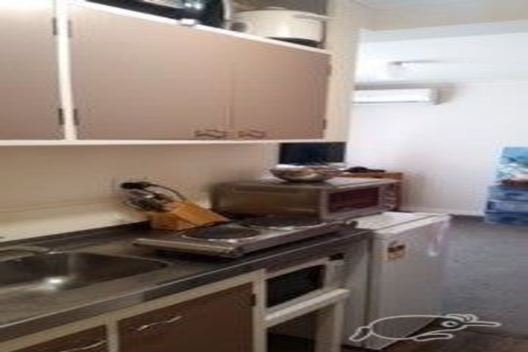 Photo of property in 19 Black Rock Road, Newlands, Wellington, 6037