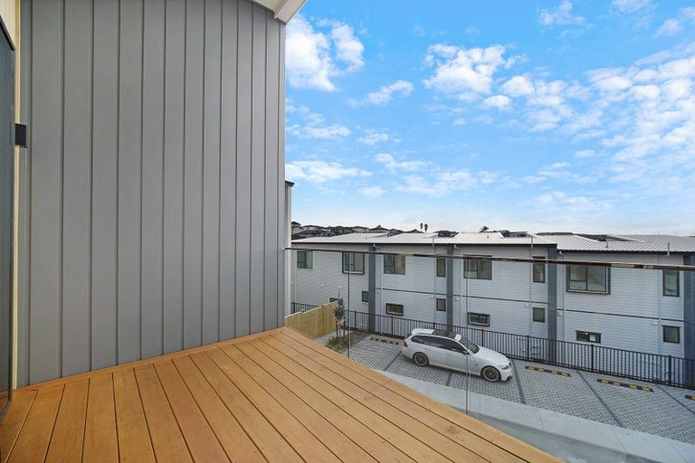 Photo of property in 55 Puihi Crescent, Massey, 0614