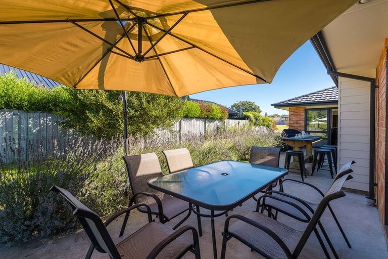 Photo of property in 17 Eric Batchelor Place, Waimate, 7924
