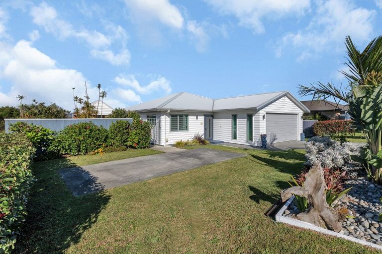 Photo of property in 8 Sando Way, One Tree Point, 0118