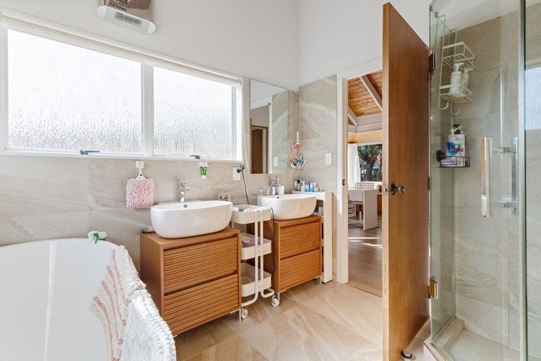 Photo of property in 177 West Harbour Drive, West Harbour, Auckland, 0618