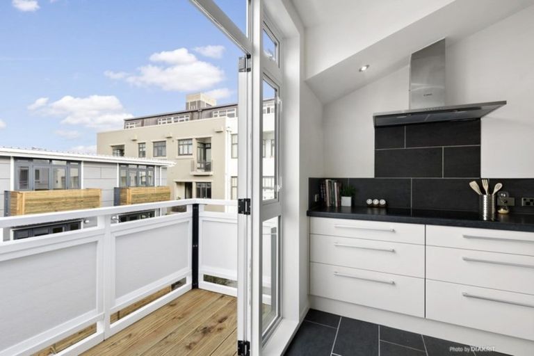 Photo of property in Pirie Street Townhouses, 19/35u Pirie Street, Mount Victoria, Wellington, 6011