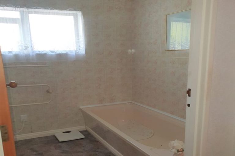 Photo of property in 1/4 Churchill Terrace, Waiuku, 2123