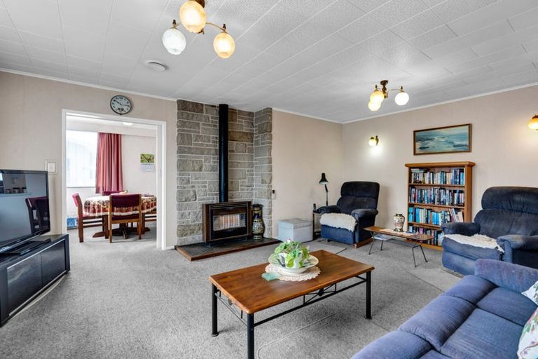 Photo of property in 25 Mcguire Street, Hawera, 4610