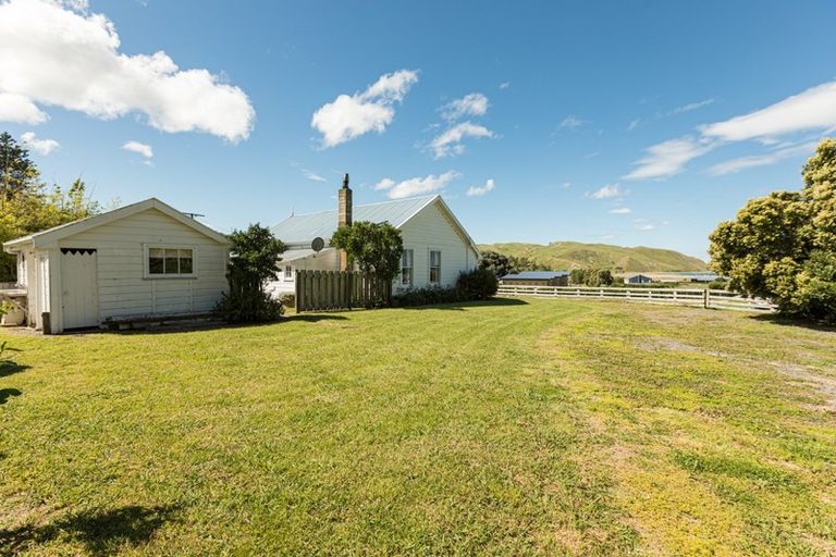 Photo of property in 8 Shoal Beach Road, Aramoana, Omakere, 4271