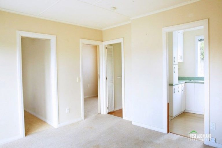Photo of property in 1 Imperial Place, Henderson, Auckland, 0612