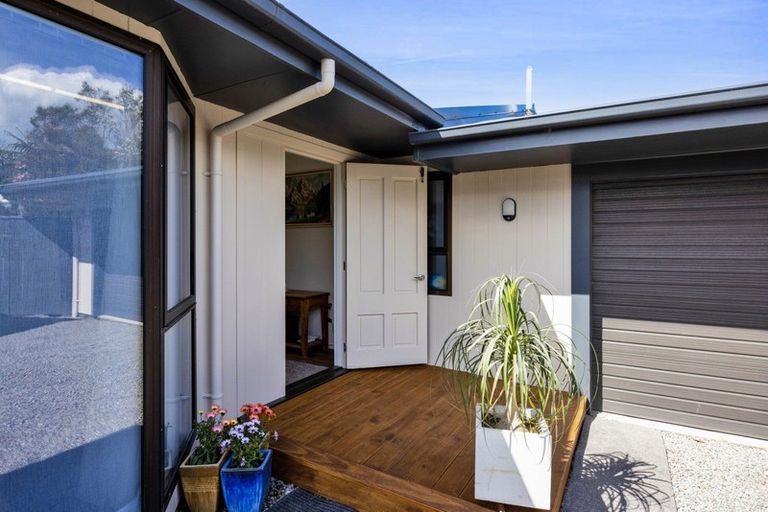 Photo of property in 20 Montjoy Street, Stratford, 4332