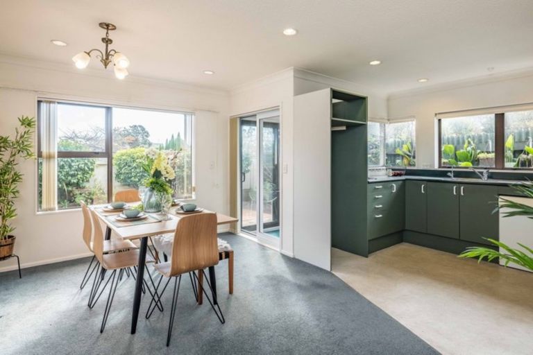 Photo of property in 1 Inverell Place, Waikanae, 5036