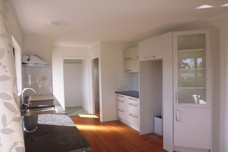 Photo of property in 1/114 Kervil Avenue, Te Atatu Peninsula, Auckland, 0610