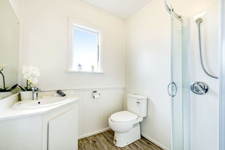 Photo of property in 70 Inwoods Road, Parklands, Christchurch, 8083