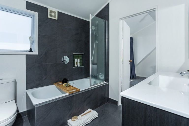 Photo of property in 13a/1 Eban Avenue, Hillcrest, Auckland, 0627