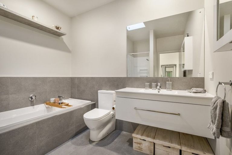 Photo of property in 15 Liberation Road, Papakura, 2110