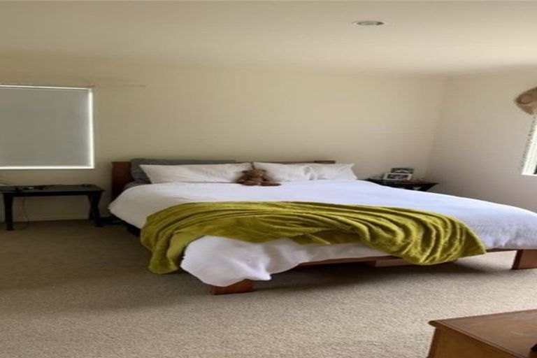 Photo of property in 1/66 Seaview Road, Glenfield, Auckland, 0629