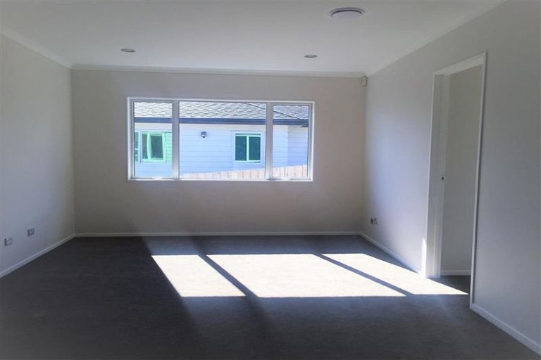 Photo of property in 104 Keri Vista Rise, Papakura, 2110