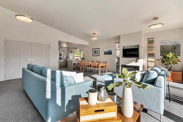 Photo of property in 96a Eskdale Road, Birkdale, Auckland, 0626