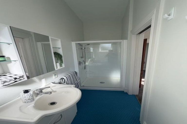 Photo of property in 68 Beauchamp Street, Karori, Wellington, 6012