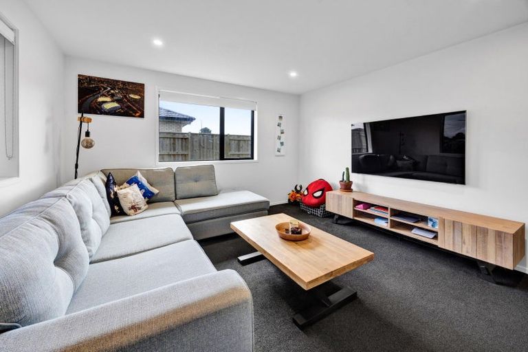 Photo of property in 1 Macbeth Street, Stratford, 4332