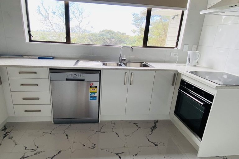 Photo of property in 145 Colwill Road, Massey, Auckland, 0614