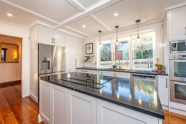 Photo of property in 12 Brassey Road, Saint Johns Hill, Whanganui, 4500