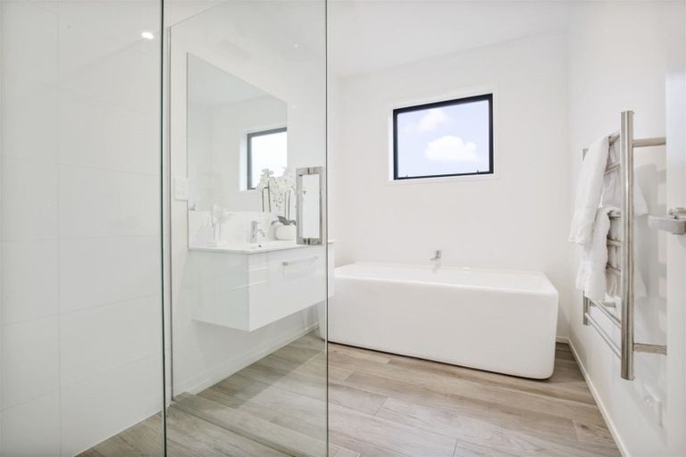 Photo of property in 7 Kinross Lane, Jacks Point, Queenstown, 9371