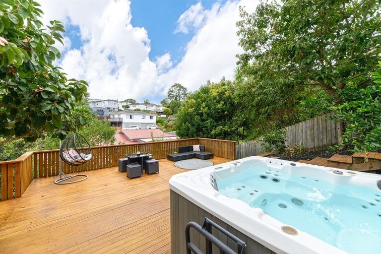 Photo of property in 28b Tamahere Drive, Glenfield, Auckland, 0629
