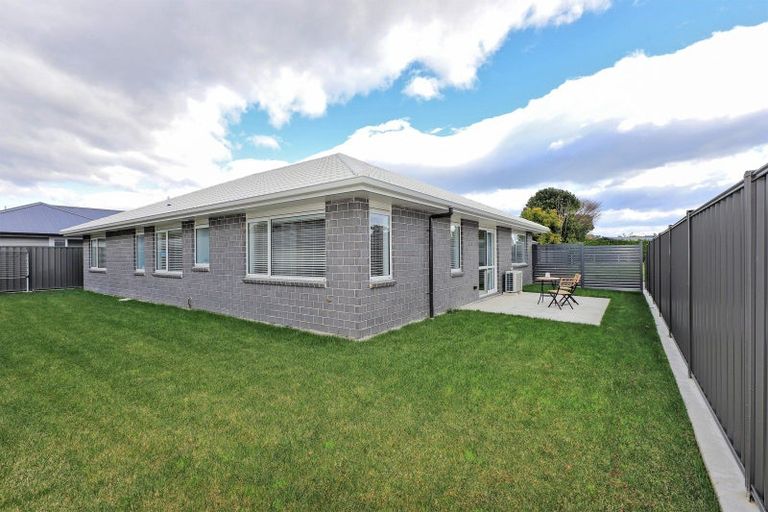 Photo of property in 14 George Yee Place, Taradale, 4112