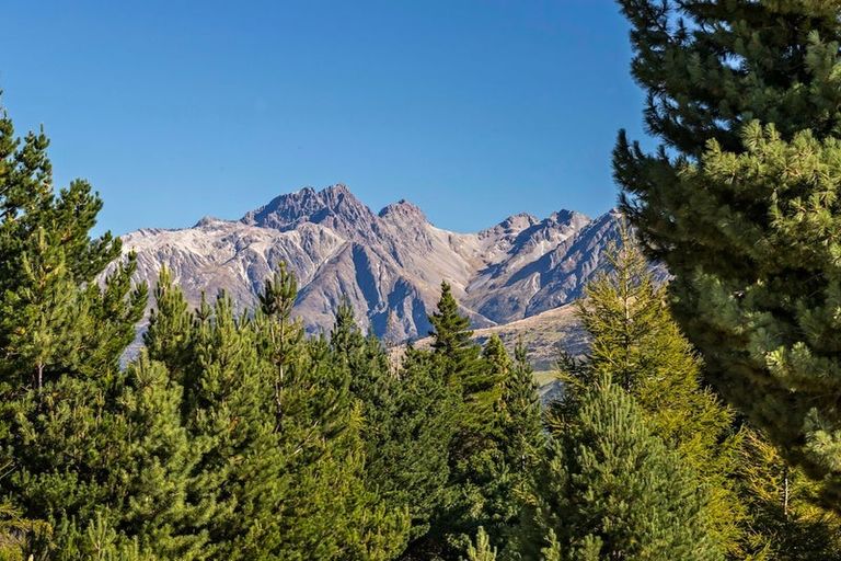 Photo of property in 5 Glacier Way, Glenorchy, 9372