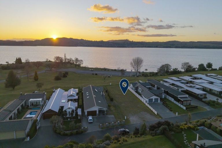 Photo of property in 30 Kuiwai Drive, Rainbow Point, Taupo, 3330