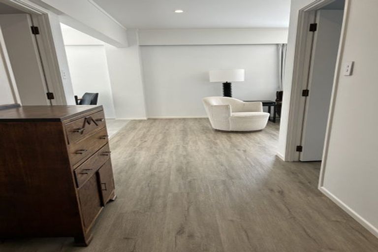 Photo of property in 72 Lynwood Road, New Lynn, Auckland, 0600