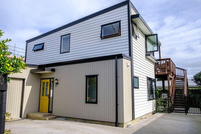 Photo of property in 1/90 Gloria Avenue, Te Atatu Peninsula, Auckland, 0610