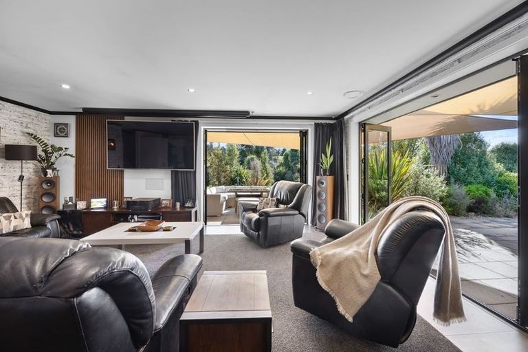 Photo of property in 10 Jack Young Place, Albert Town, Wanaka, 9305