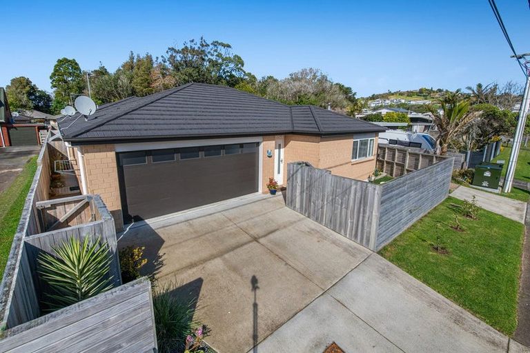Photo of property in 16 Forest Glen, Orewa, 0931