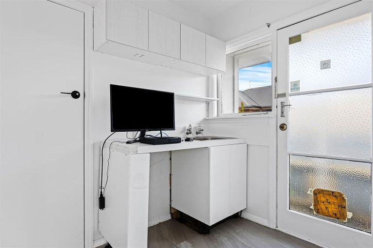 Photo of property in 15 Boston Avenue, Hornby, Christchurch, 8042