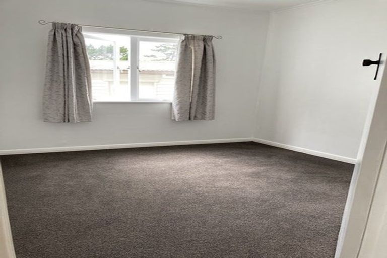 Photo of property in 18 Kent Terrace, Riverhead, 0820