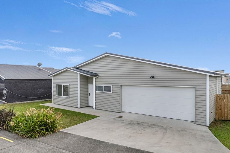 Photo of property in 17 Uatoto Road, Clarks Beach, 2122