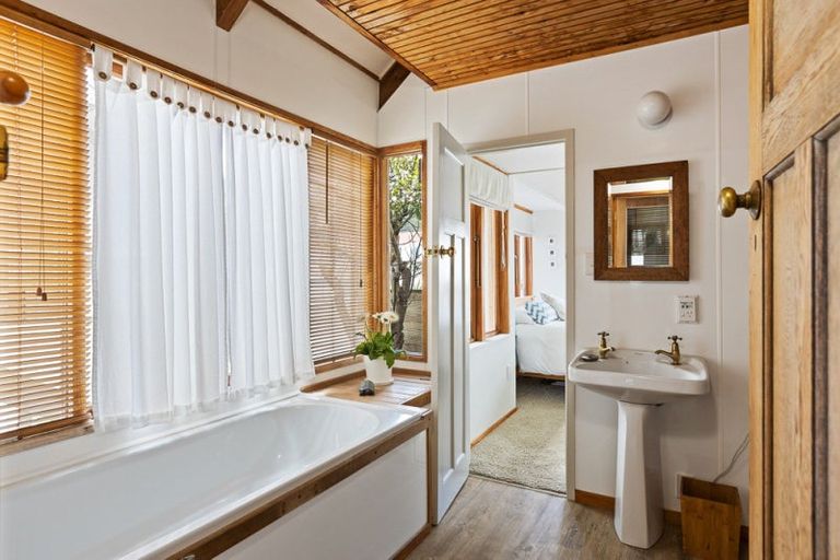 Photo of property in 5 Marine Parade, Orewa, 0931