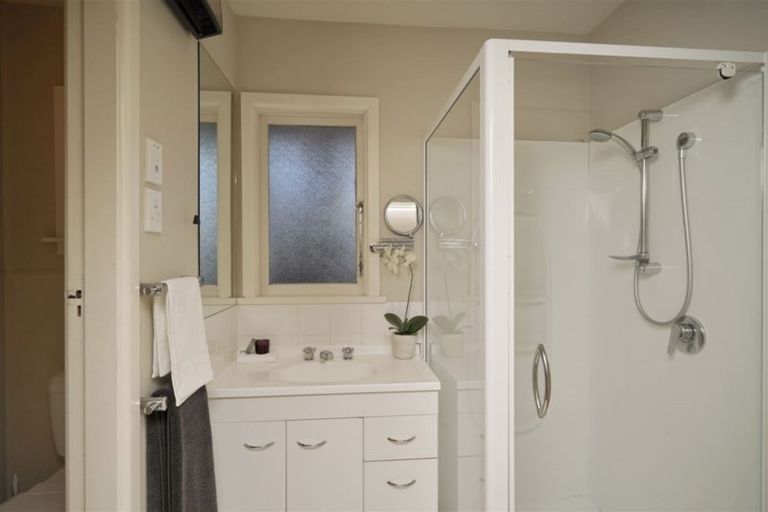 Photo of property in 420 Memorial Avenue, Burnside, Christchurch, 8053