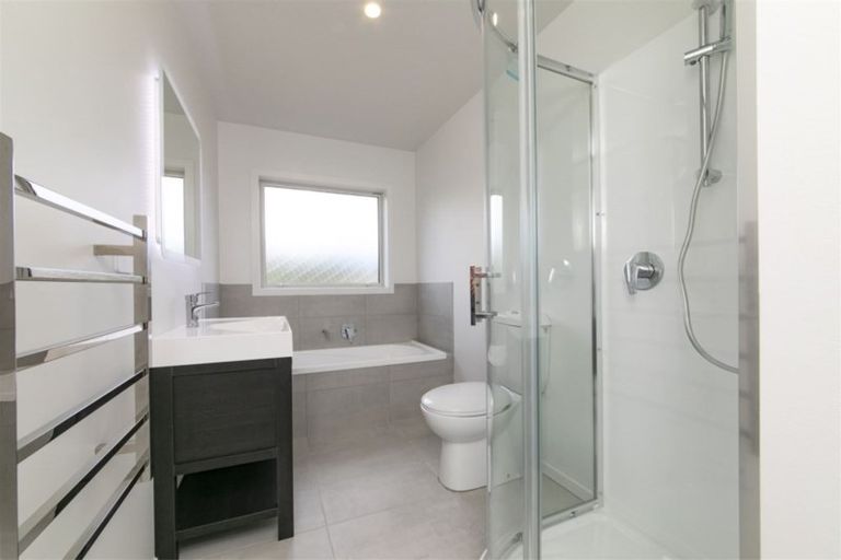 Photo of property in 13 Rauta Way, Helensville, 0800