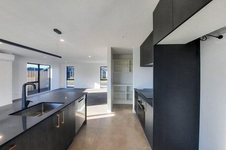 Photo of property in 27 Mehrtens Crescent, Woodend, 7691